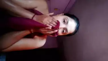 Desi Cute girl bath