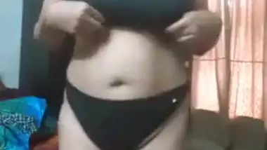 Indian Girl Play With her Big Boobs