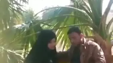 Pakistani hijabi BJ and hand job until cum in...