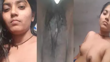 Desi sexy village girl showing boobs and pussy