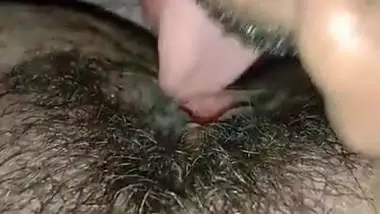 Mouth in Hairy pussy