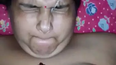 Bhabhi taking cum on face