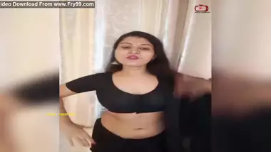 Beautiful Cute Horny Girl Showing (update)