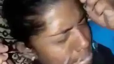 Taking cumshot on face