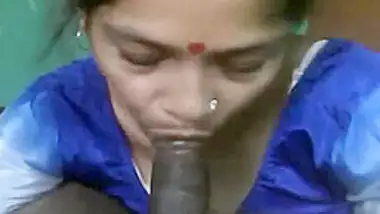 Exclusive- Desi Village Boudi Sucking Dewar Dick