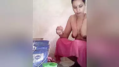 Today Exclusive- Bihari Bhabhi Record Her Bathing Video For Lover Part 3