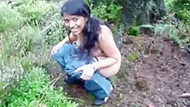 Indian Pissing Video Of Nri Girl Rahee