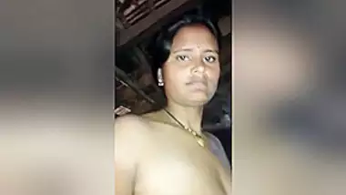 Village Bhabhi Shows Her Boobs And Pussy Part 1