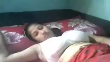 Pakistani BF chews his GF’s big-boob