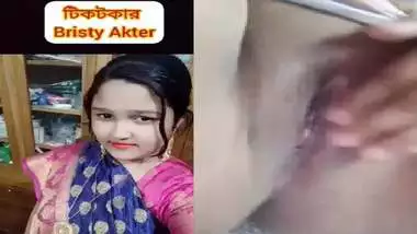 Dehati girl wet pussy rubbing viral clip