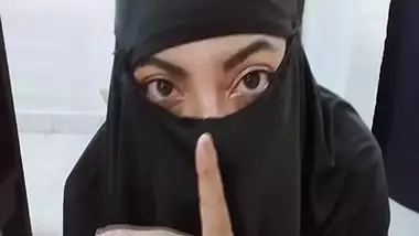 Pakistani xxx video of a hijabi wife