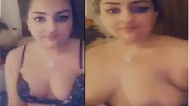 Desi girl boobs show on video call to boyfriend