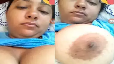 Horny bhabhi on video call exposing big boobs