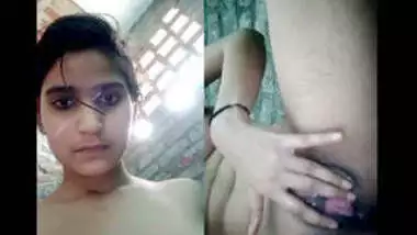 Desi Cute girl fingering