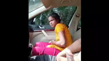 Desi Randi got fucked inside car