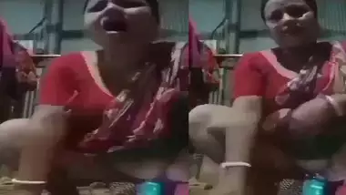 Bengali boudi sex masturbation using water bottle