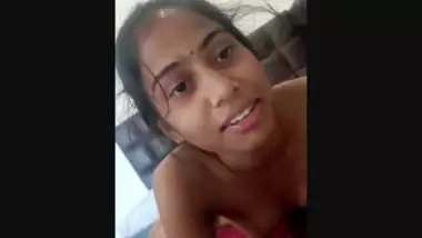 Cute bhabhi giving BJ