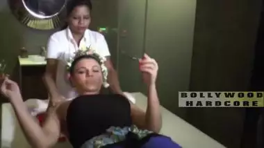 Rakhi Sawant Body Massage Clip !! HD