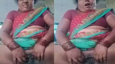 Mature Tamil sex aunty spreading pussy in mood