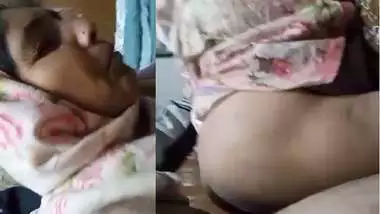 Mature Pakistani sex bhabhi viral doggy fucking