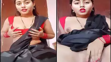 Horny bhabhi in saree Desi fingering wet pussy