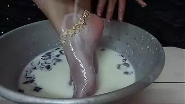 indian feet1.MP4