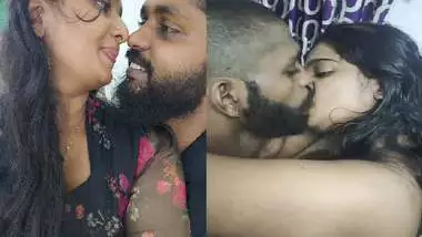 Mallu girl kissing her lover and big boobs showing